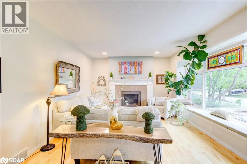 83 INWOOD Crescent