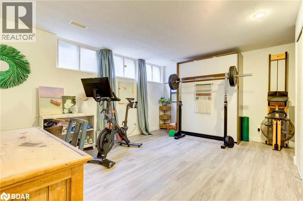 83 INWOOD Crescent