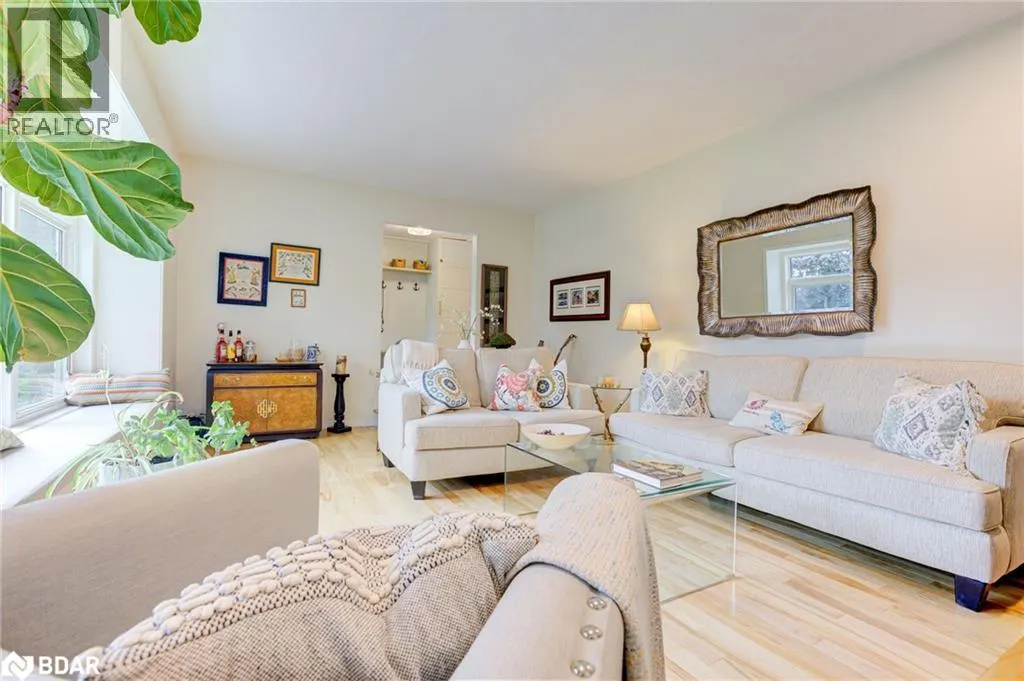 83 INWOOD Crescent