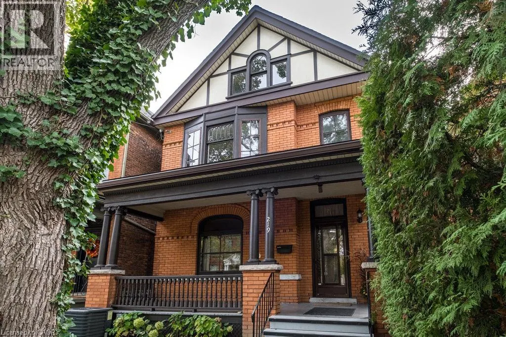 219 CHARLTON Avenue W