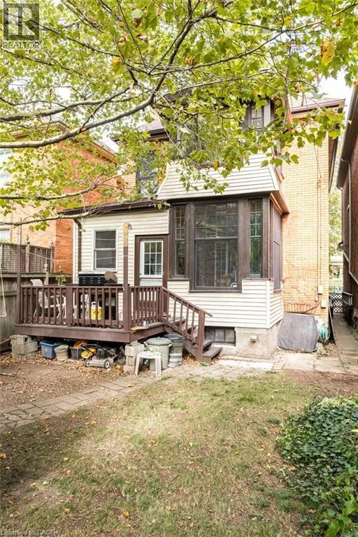 219 CHARLTON Avenue W