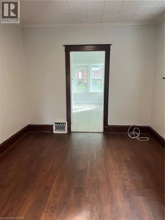 19 SHANLEY Street Unit# MAIN FLOOR, #MAIN FLOOR
