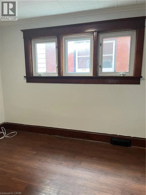 19 SHANLEY Street Unit# MAIN FLOOR, #MAIN FLOOR