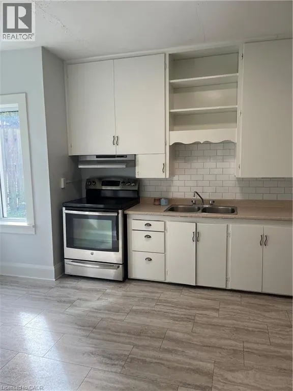 19 SHANLEY Street Unit# MAIN FLOOR, #MAIN FLOOR