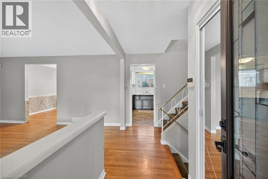 6 KIRKLAND Avenue