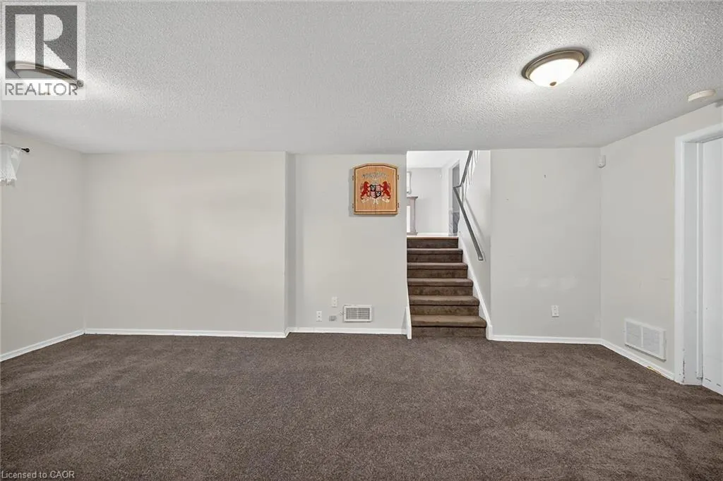 6 KIRKLAND Avenue