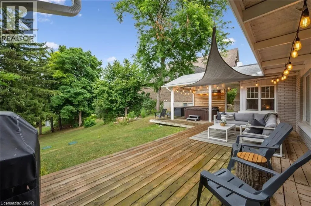 120 RIVERBANK Drive