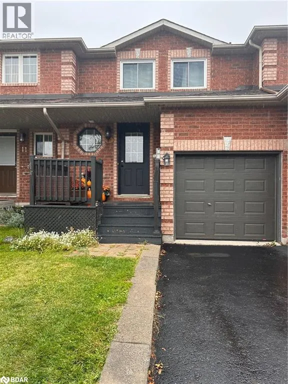 13 LEE Crescent