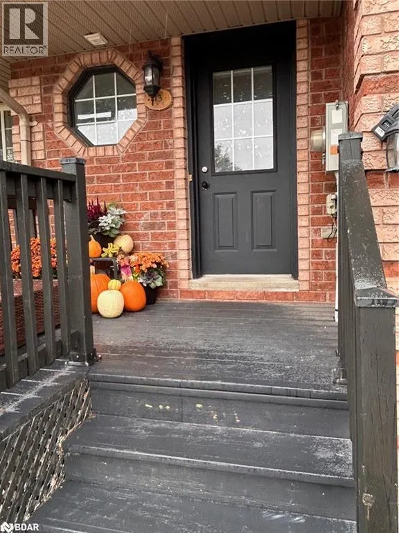 13 LEE Crescent