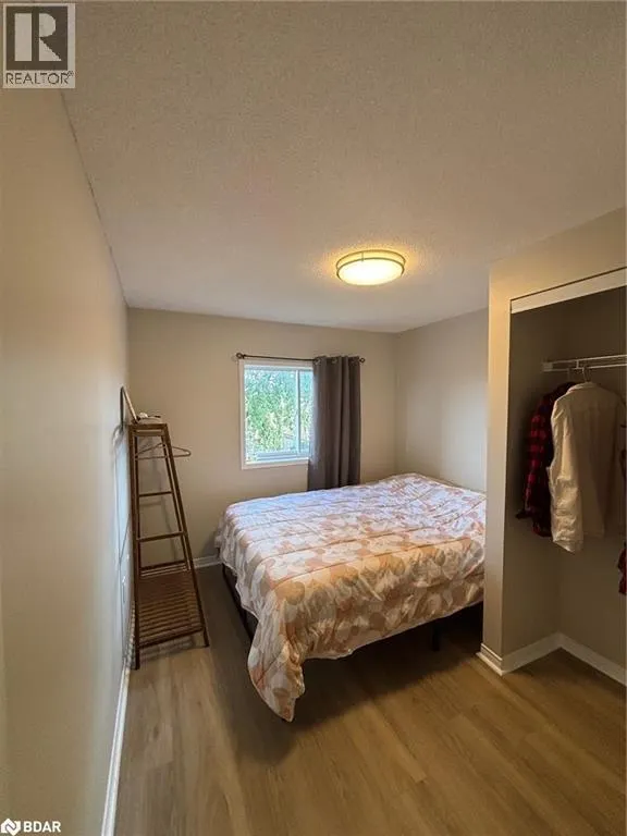 13 LEE Crescent