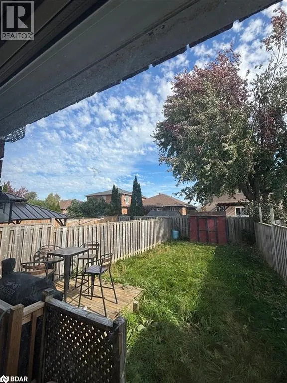 13 LEE Crescent