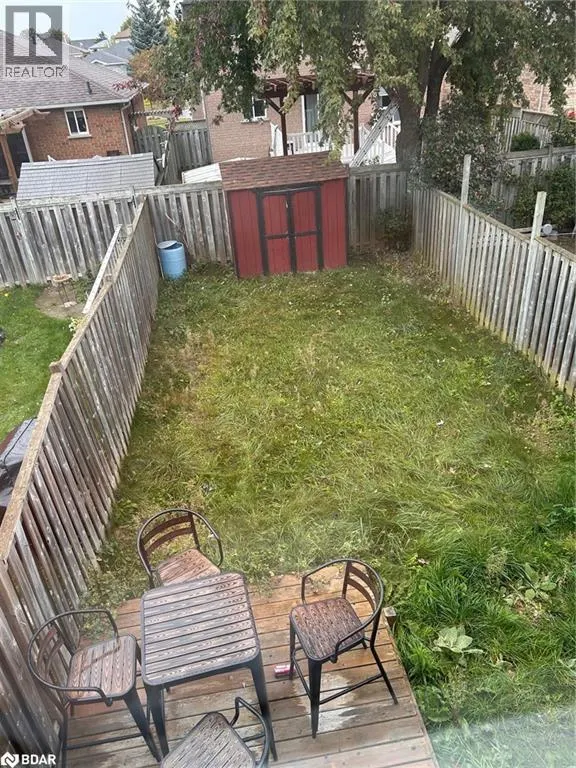 13 LEE Crescent