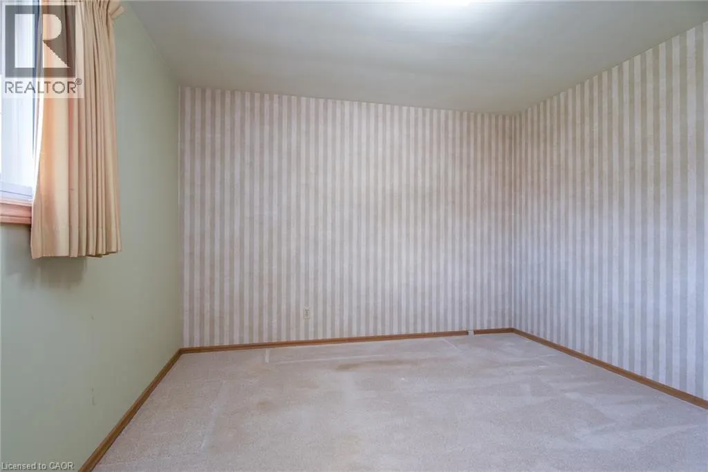 324 SNYDER'S Road E