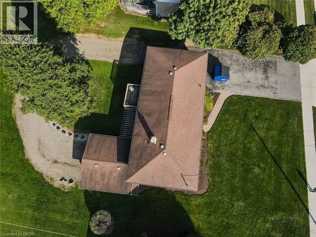 324 SNYDER'S Road E