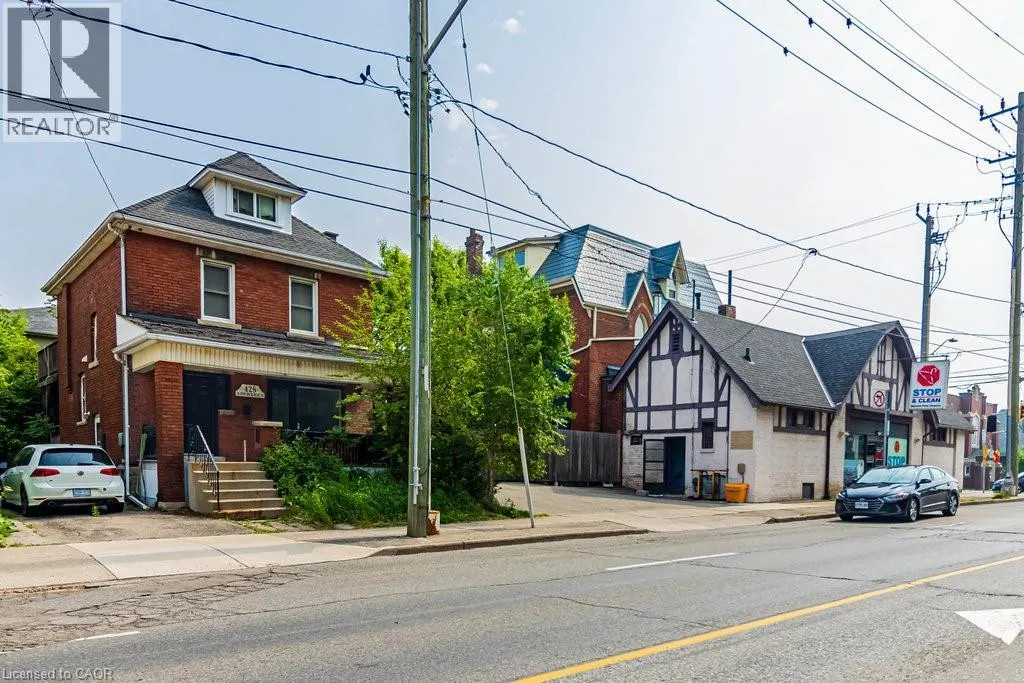428 ABERDEEN Avenue
