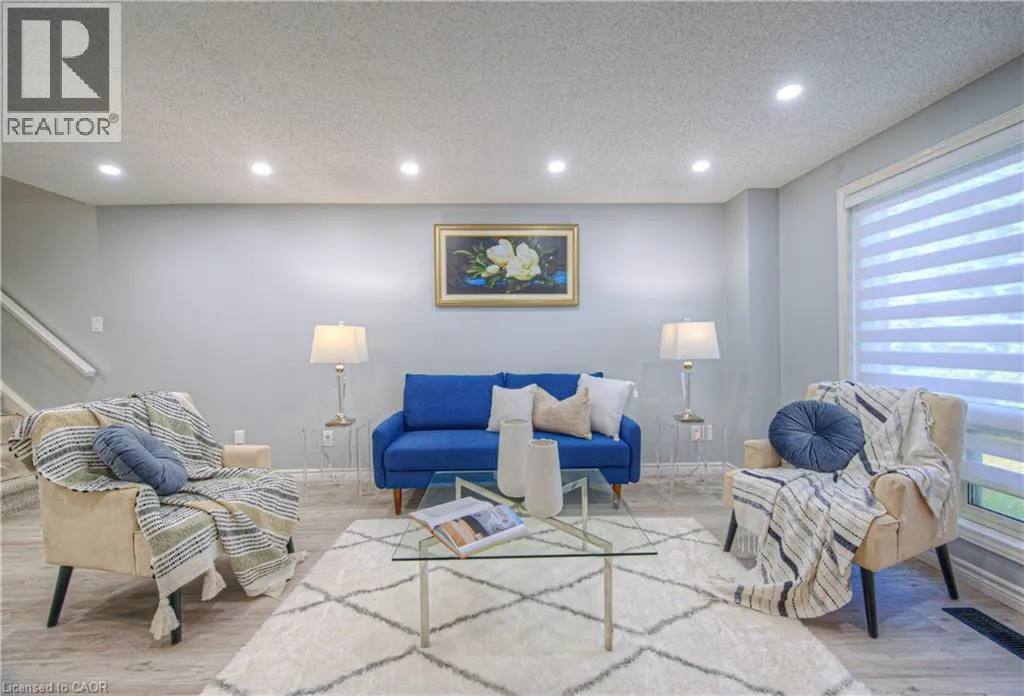 38 POPLAR Drive