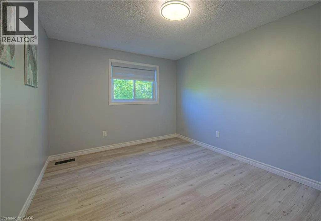 38 POPLAR Drive