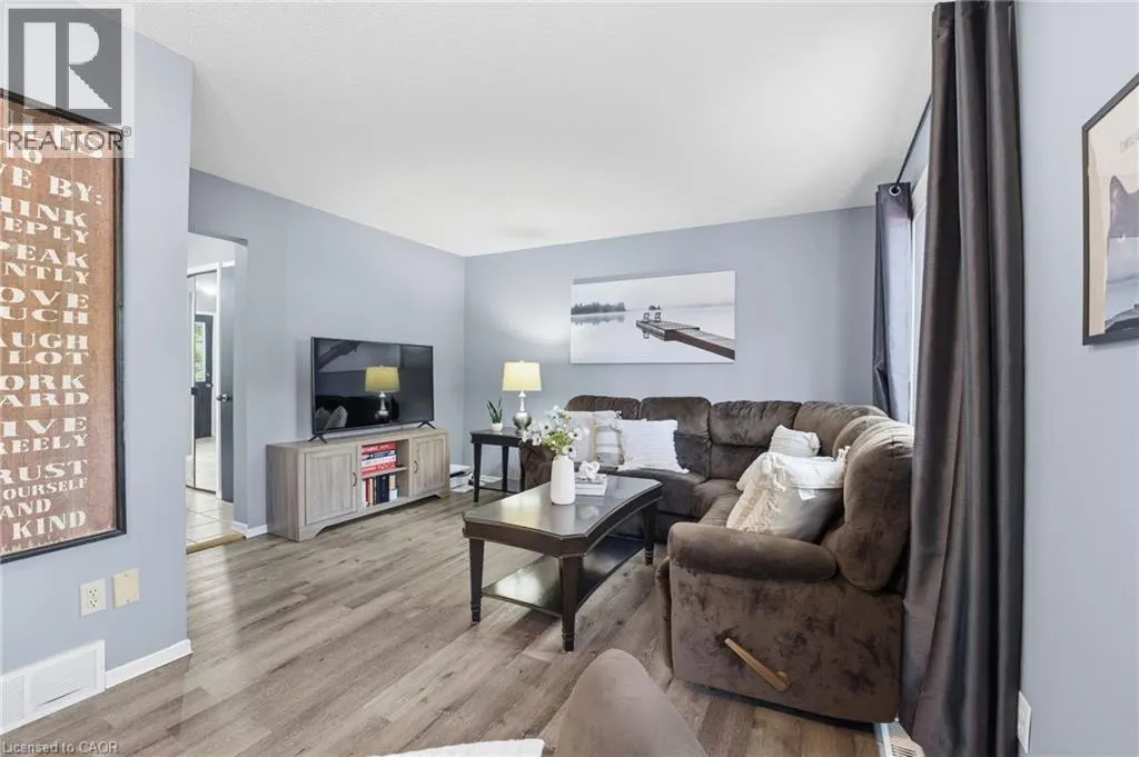 445 KINGSCOURT Drive Unit# 6, #6