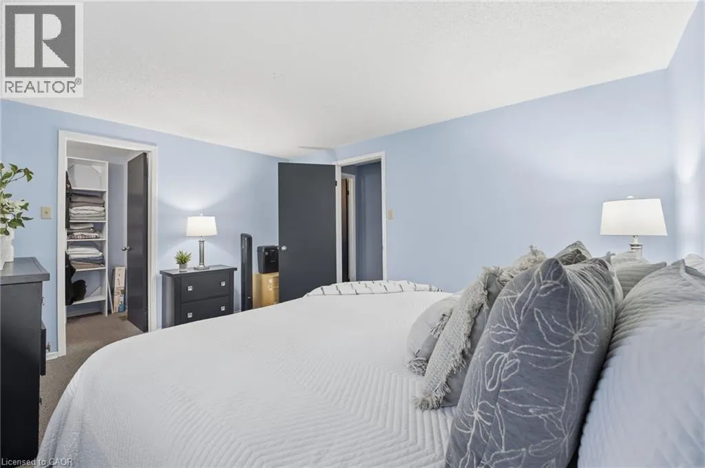 445 KINGSCOURT Drive Unit# 6, #6
