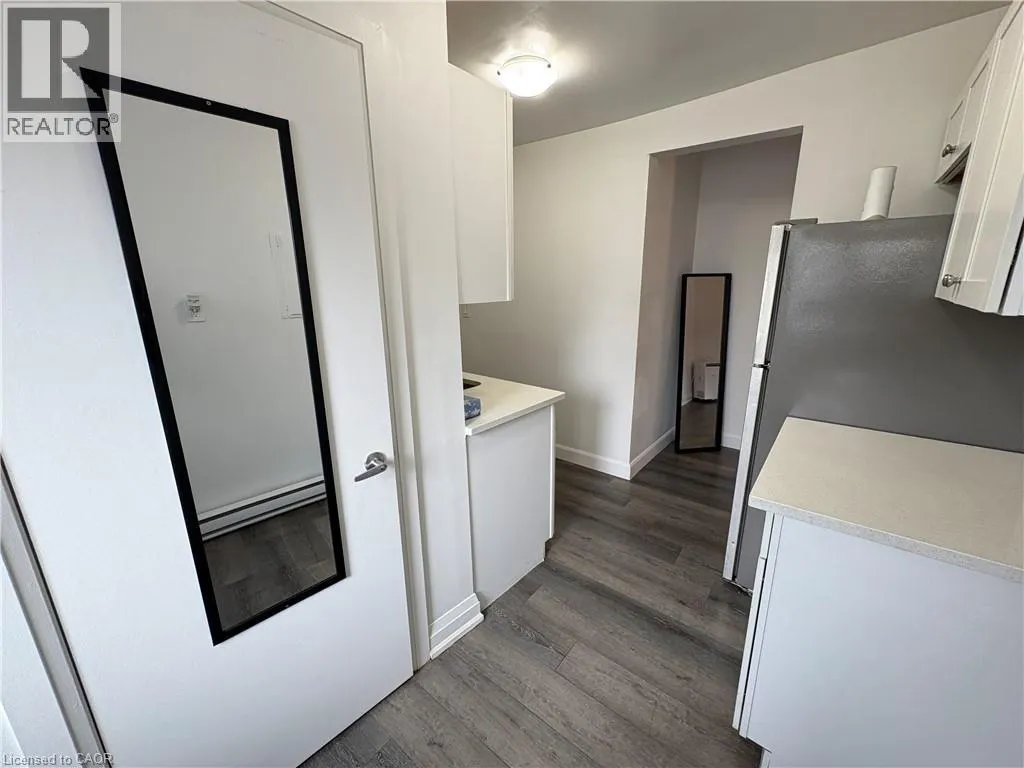 83 GIBSON Avenue Unit# 2, #2