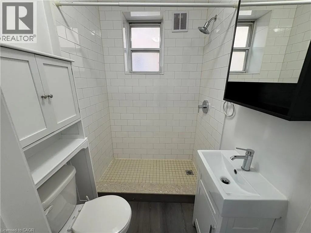 83 GIBSON Avenue Unit# 2, #2