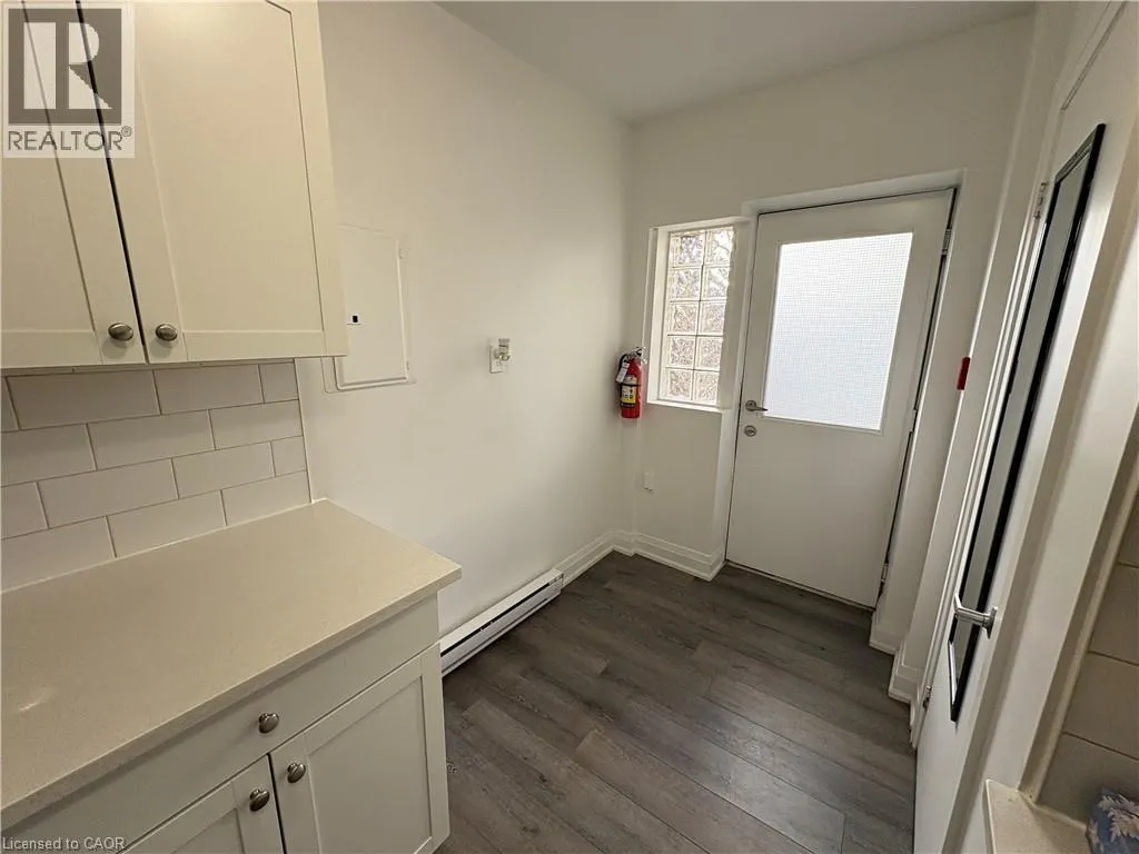 83 GIBSON Avenue Unit# 2, #2