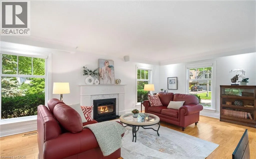 250 DALEWOOD Drive