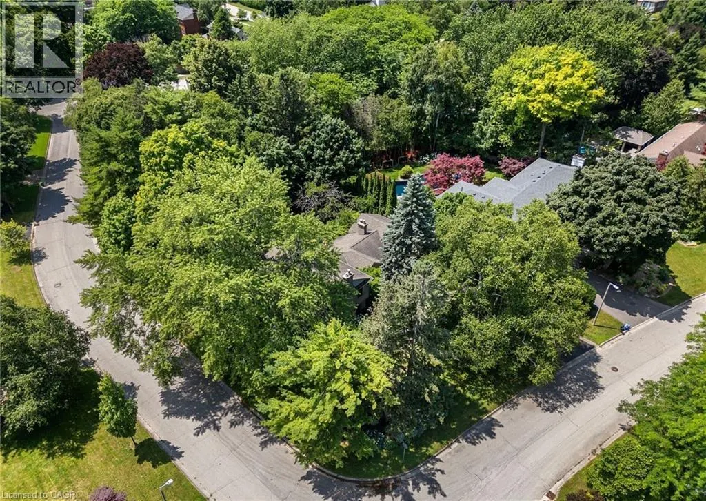 250 DALEWOOD Drive