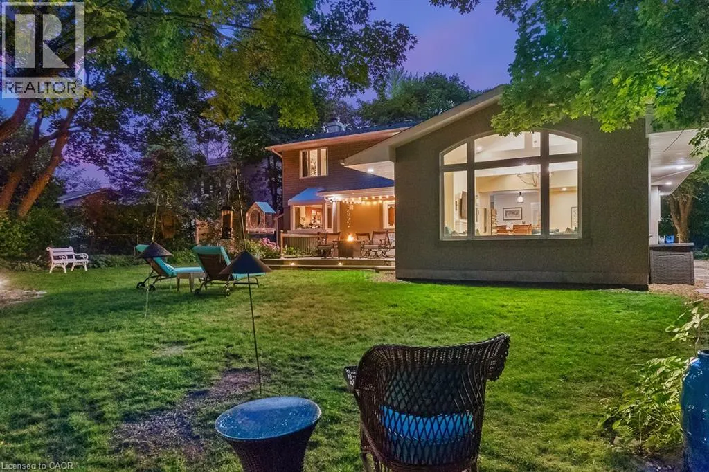 1318 HILLVIEW Crescent