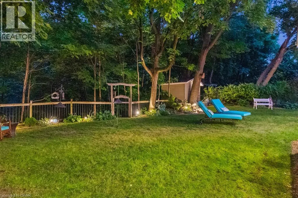 1318 HILLVIEW Crescent