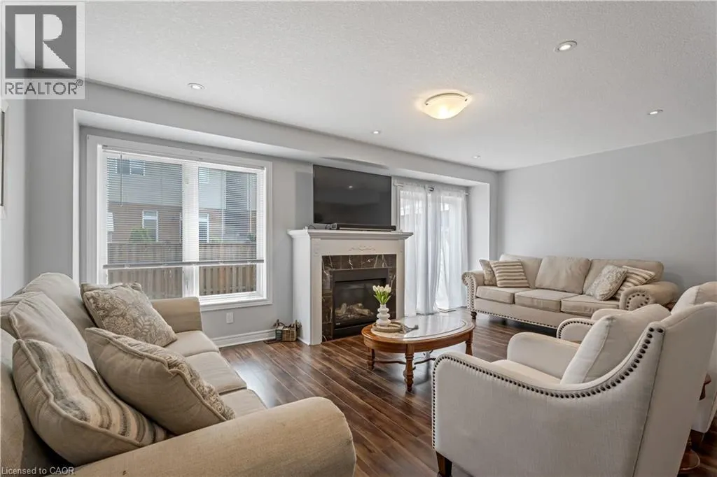 28 CHARLESWOOD Crescent