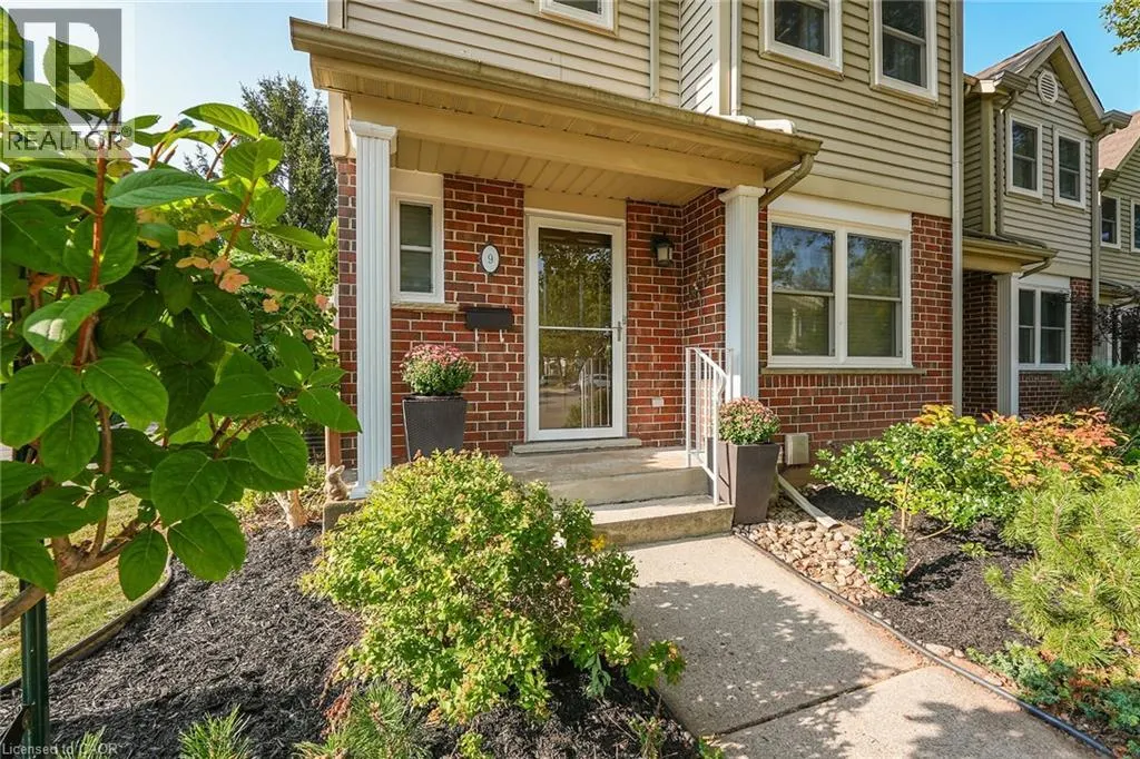 55 KERMAN Avenue Unit# 9, #9