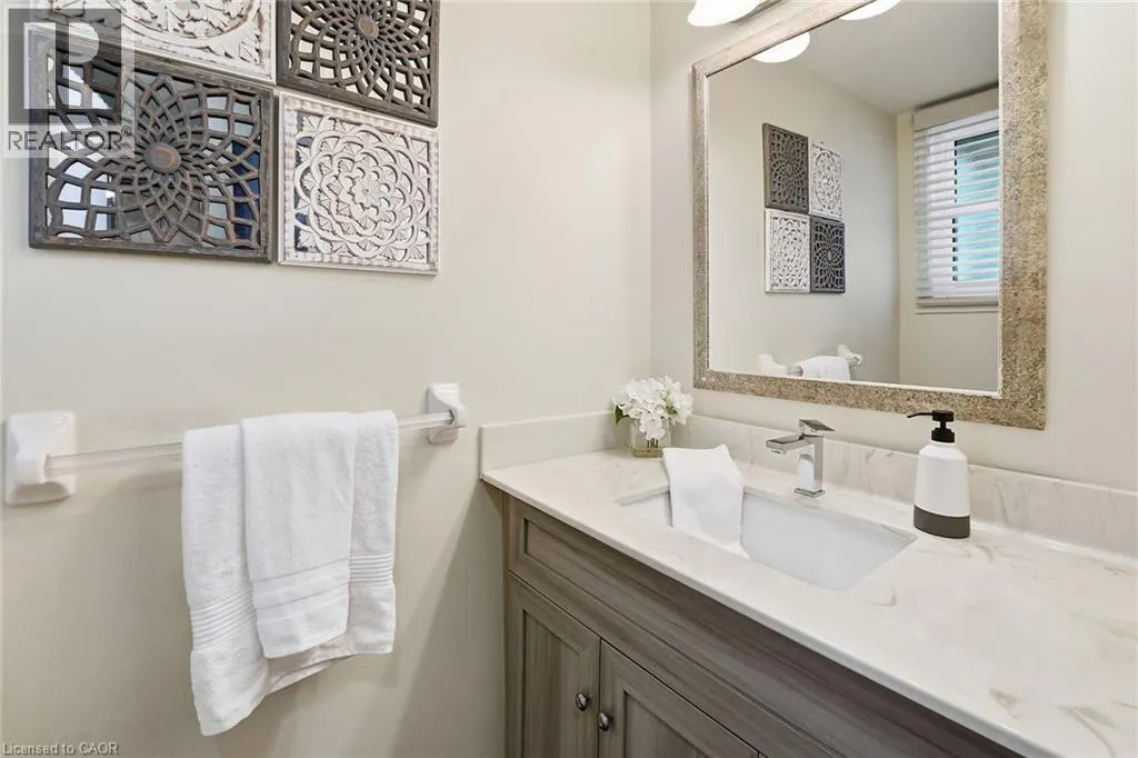 55 KERMAN Avenue Unit# 9, #9