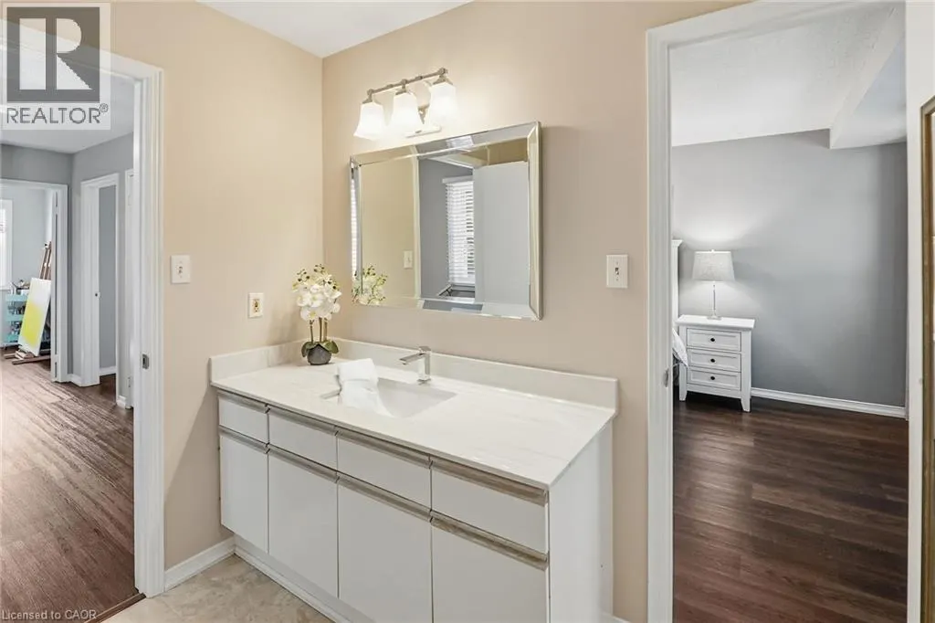 55 KERMAN Avenue Unit# 9, #9