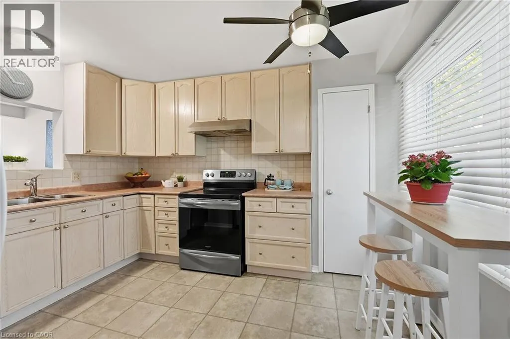 55 KERMAN Avenue Unit# 9, #9