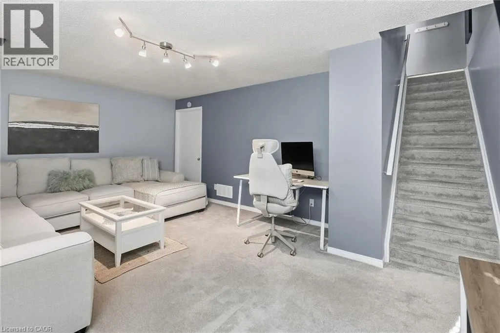 55 KERMAN Avenue Unit# 9, #9