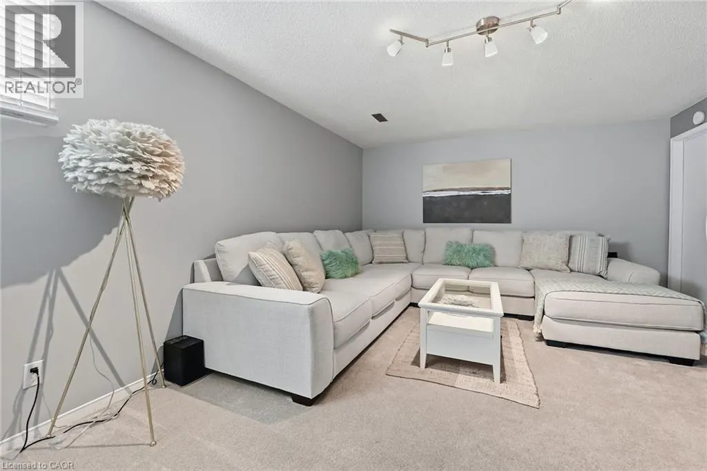 55 KERMAN Avenue Unit# 9, #9