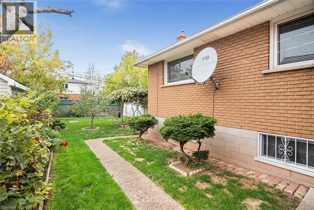 31 ADAIR Avenue