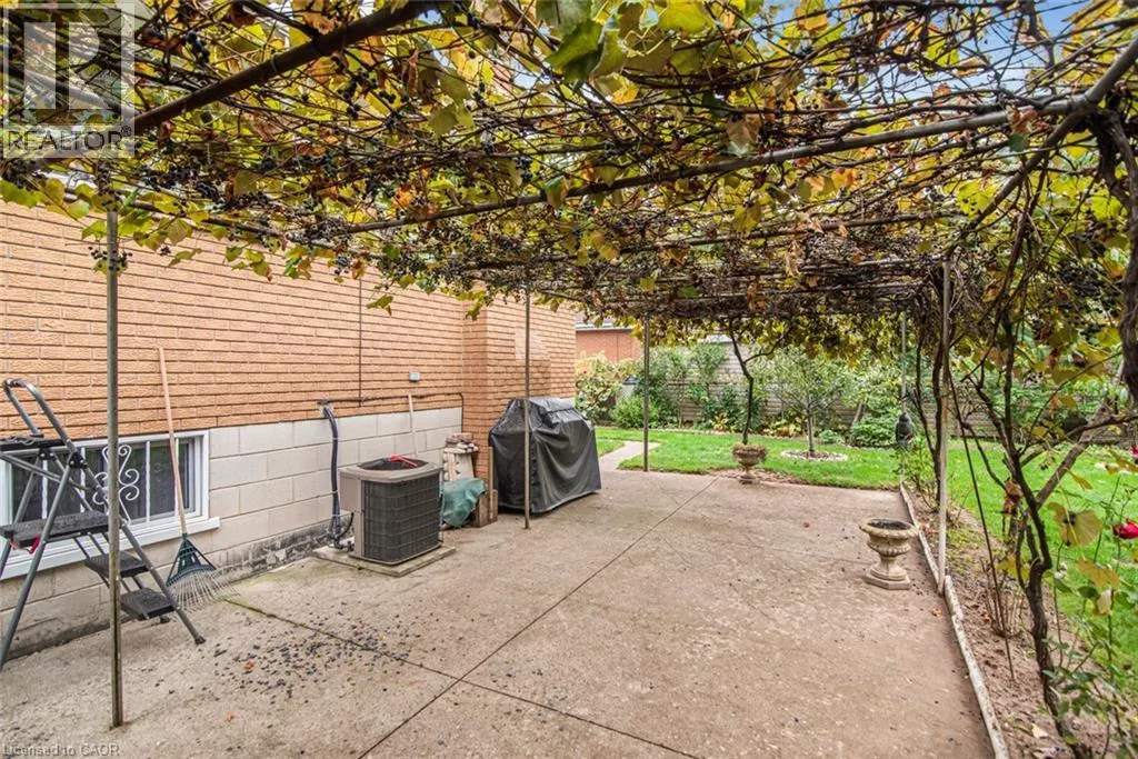 31 ADAIR Avenue