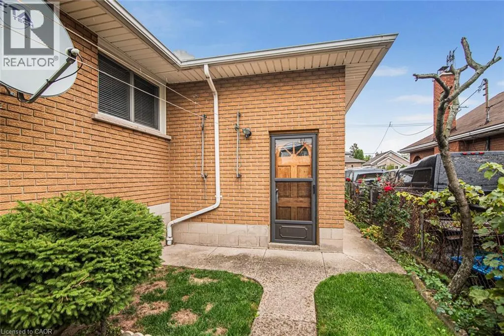 31 ADAIR Avenue
