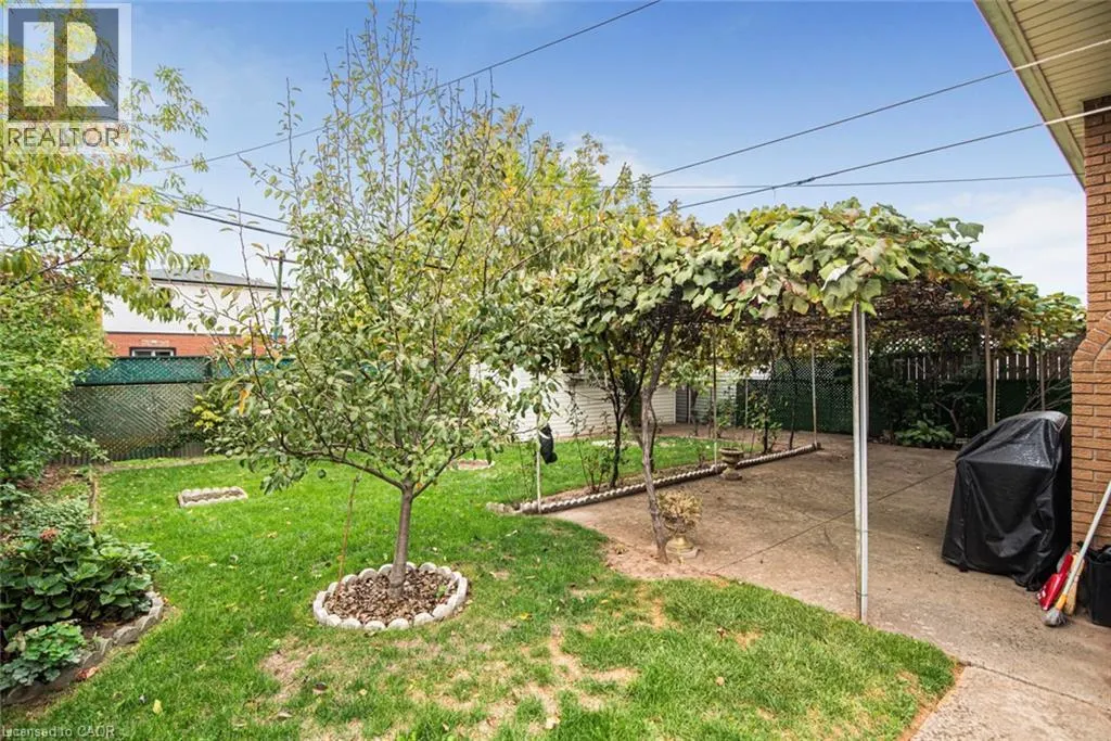 31 ADAIR Avenue