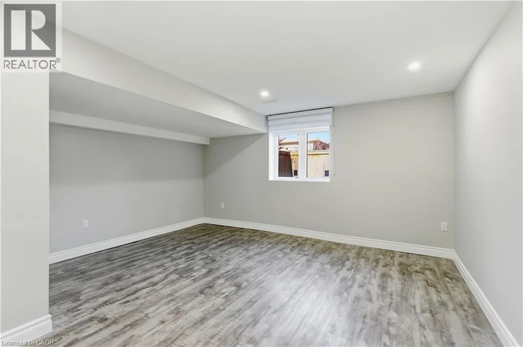 18 ANGELA Crescent