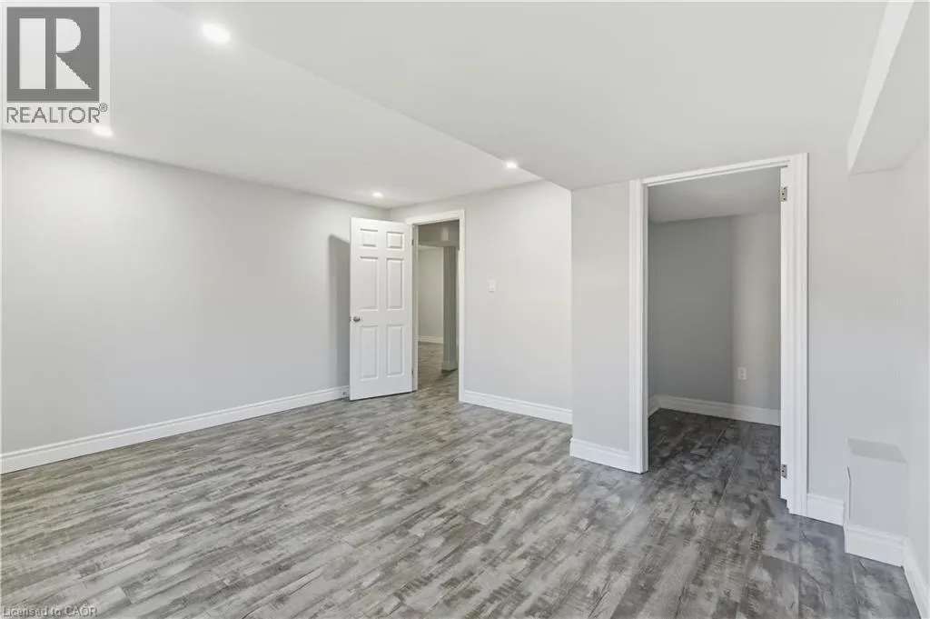 18 ANGELA Crescent