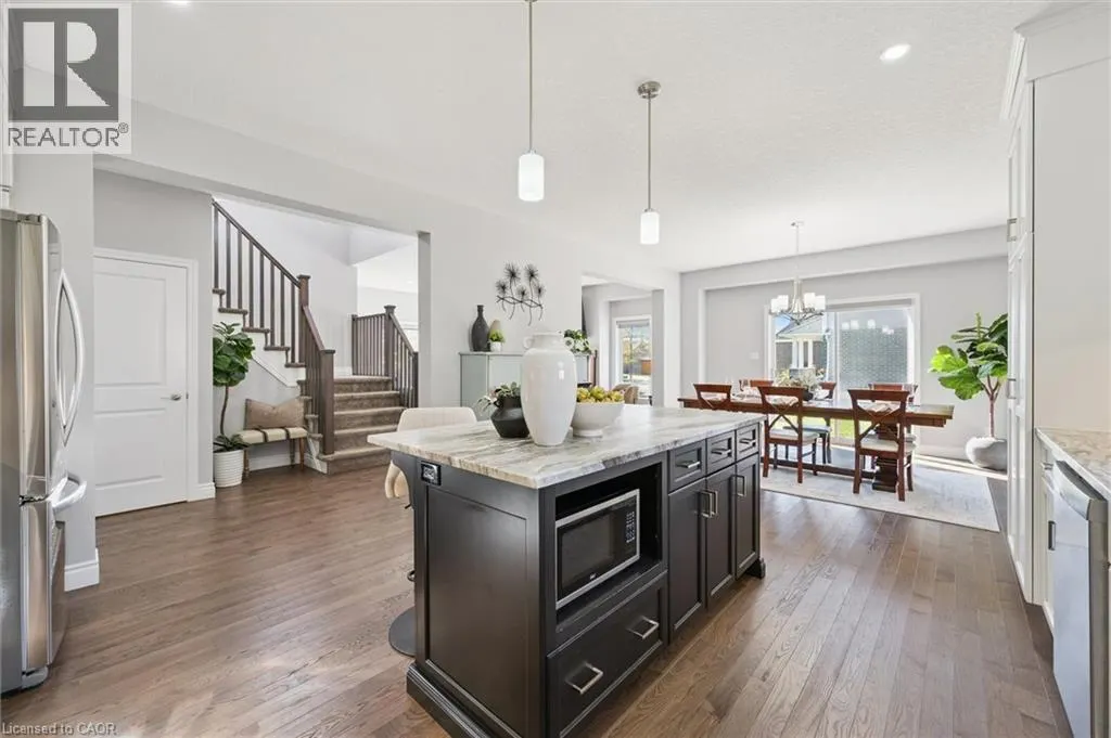 8 GRIFFITH Court