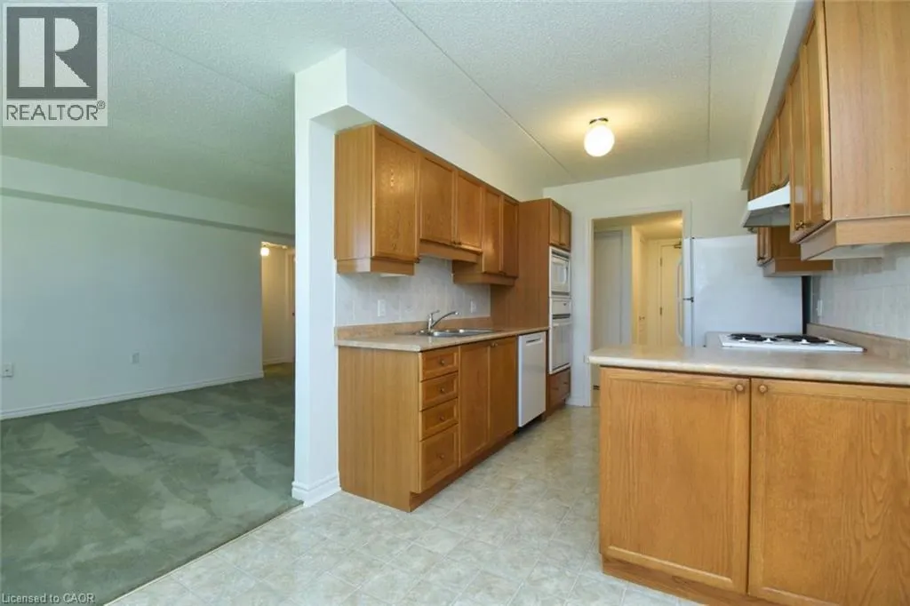600 SILVERBIRCH Boulevard Unit# 102, #102