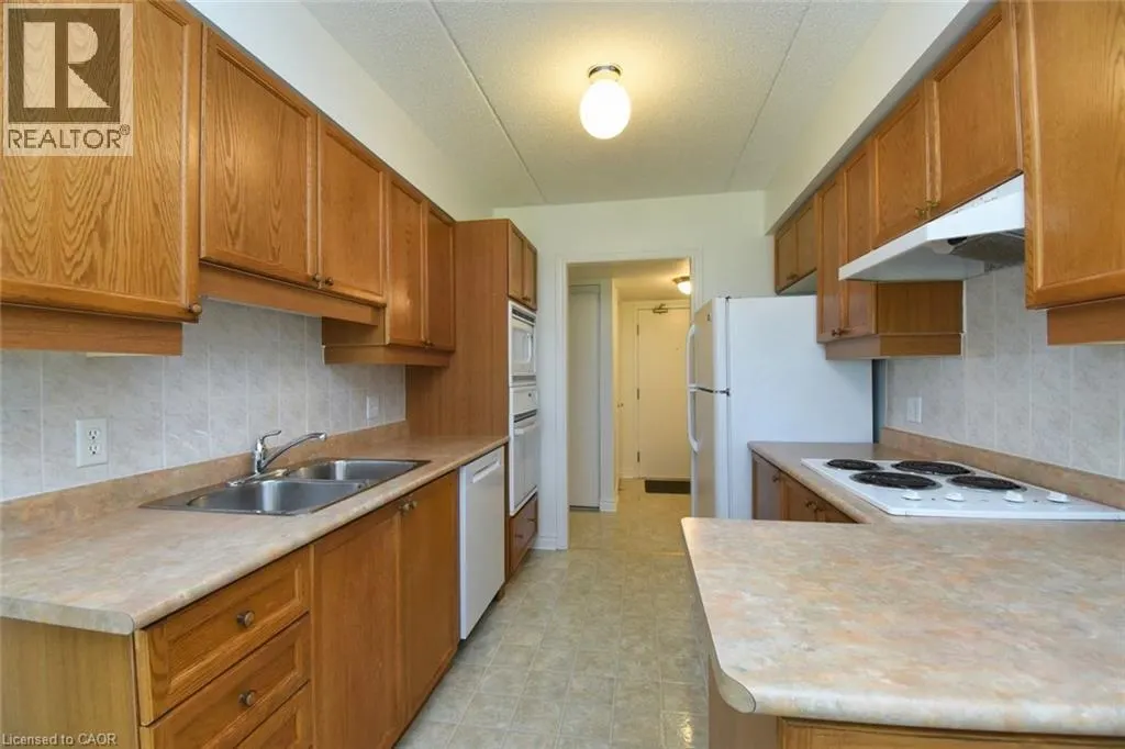 600 SILVERBIRCH Boulevard Unit# 102, #102