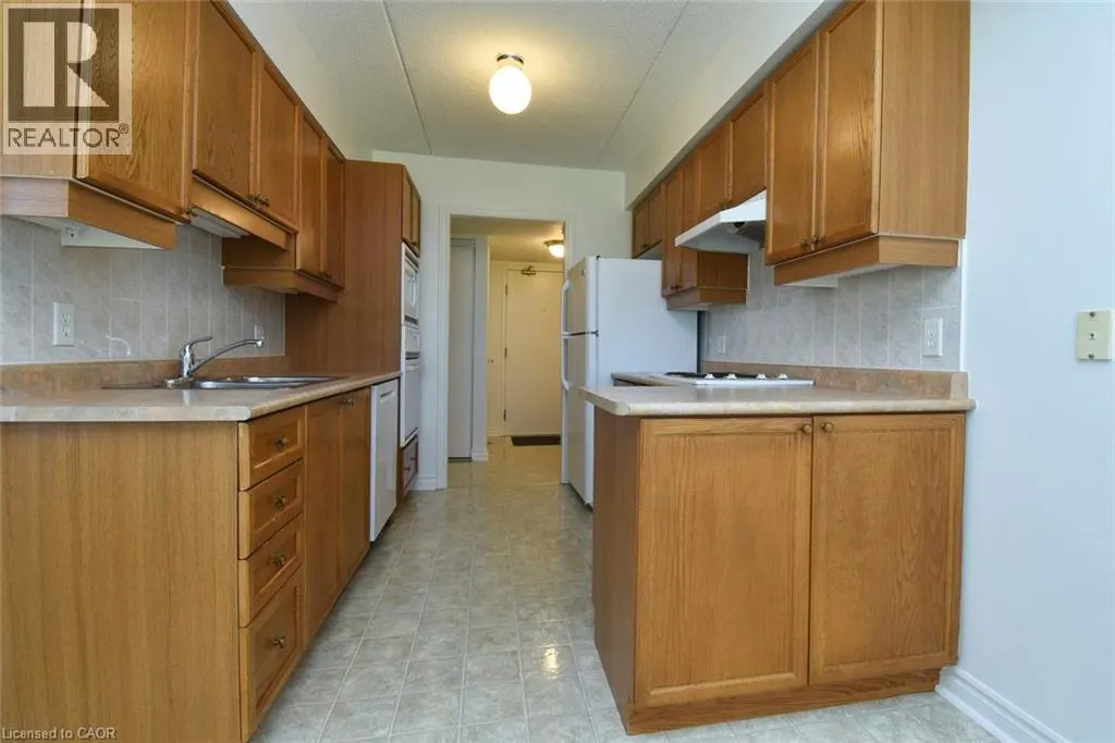 600 SILVERBIRCH Boulevard Unit# 102, #102