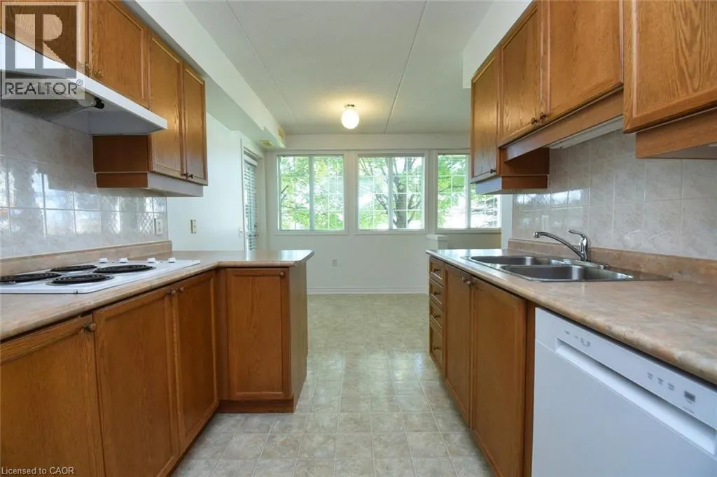 600 SILVERBIRCH Boulevard Unit# 102, #102