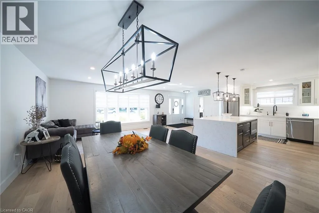 662 MOHAWK Road W