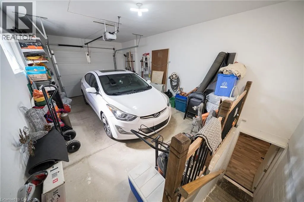 662 MOHAWK Road W